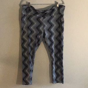 GapFit geometric leggings